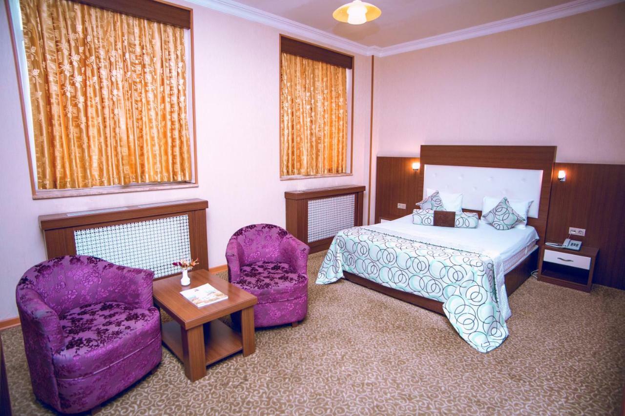 Grand Nakhchivan Hotel Esterno foto